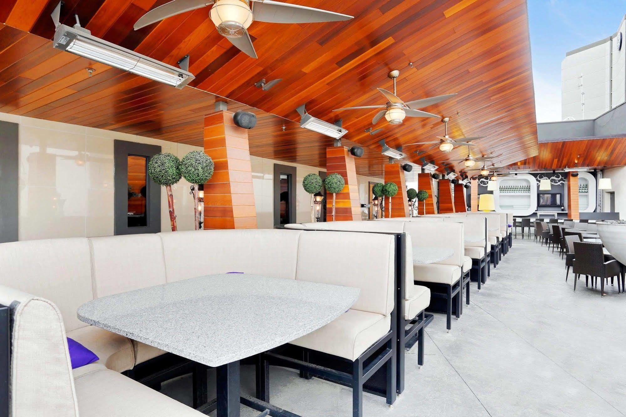 Sandman Signature Vancouver Airport Hotel & Resort Richmond Esterno foto