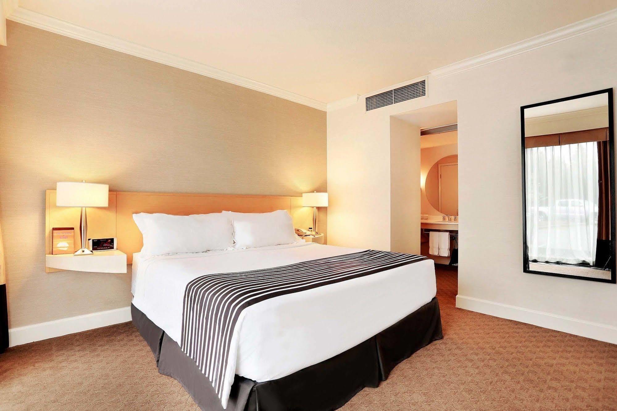 Sandman Signature Vancouver Airport Hotel & Resort Richmond Esterno foto